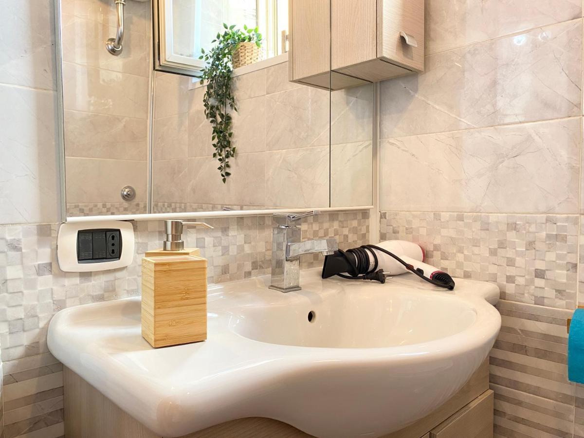 Appartement Casa Con Terrazzo In Centro à Naples Extérieur photo